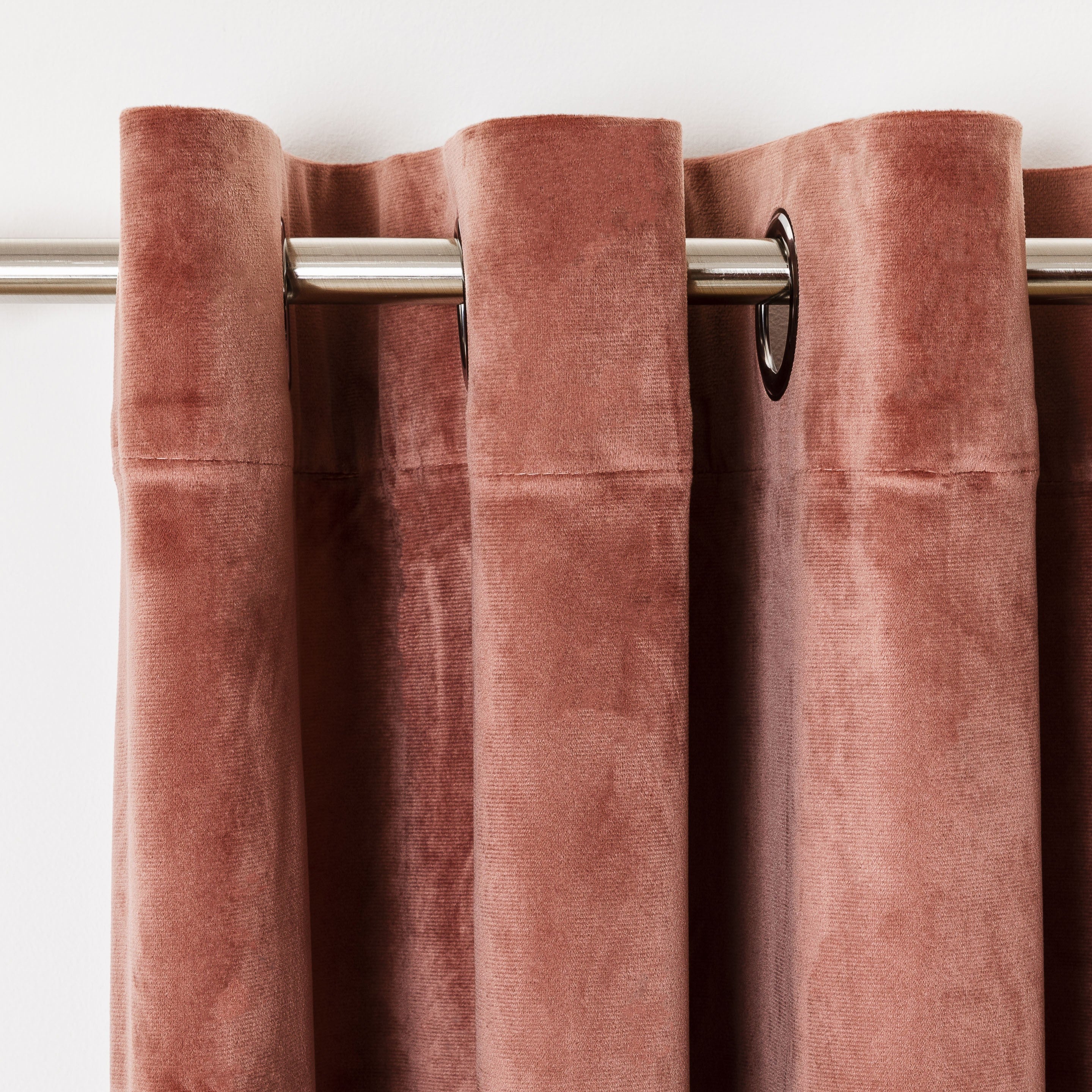 NUOVA TENDA CON OCCHIELLI IN VELLUTO