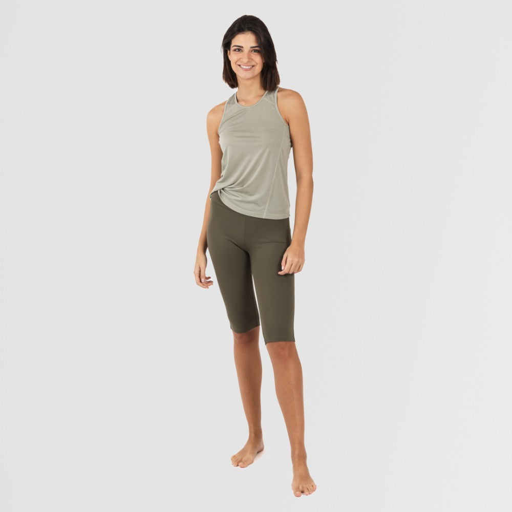Completo sportivo da donna con leggings corti e spalline