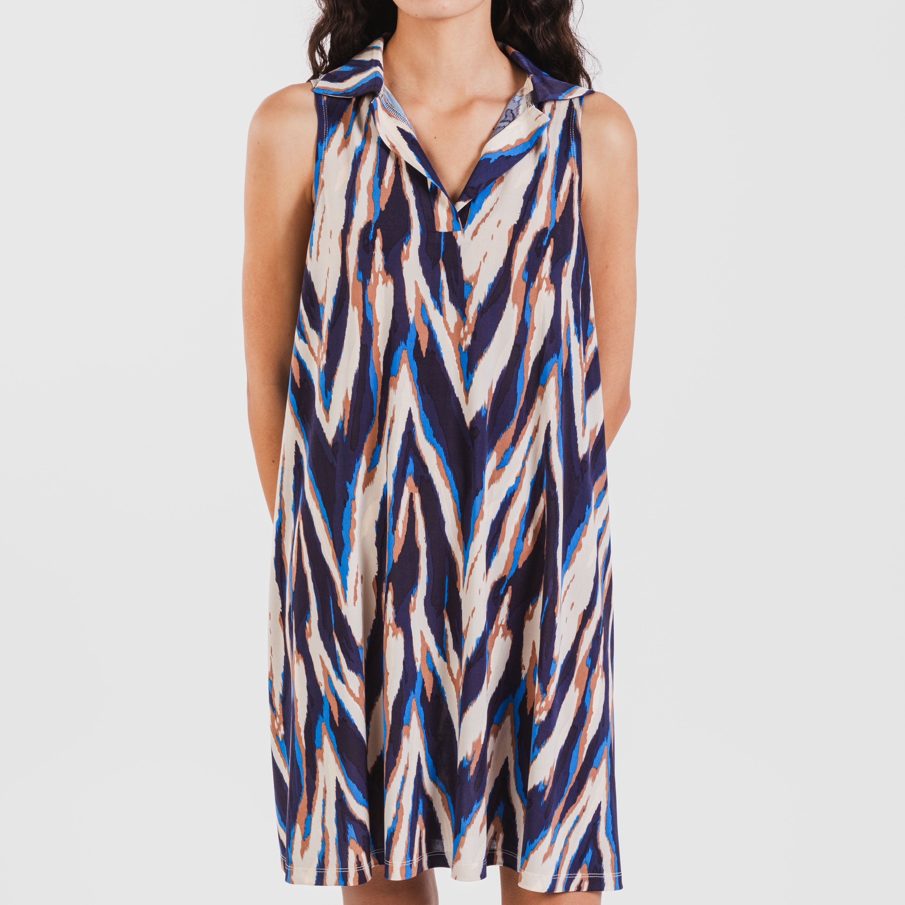 ABITO CATHERINE CON SCOLLO A REVERS MORBIDO