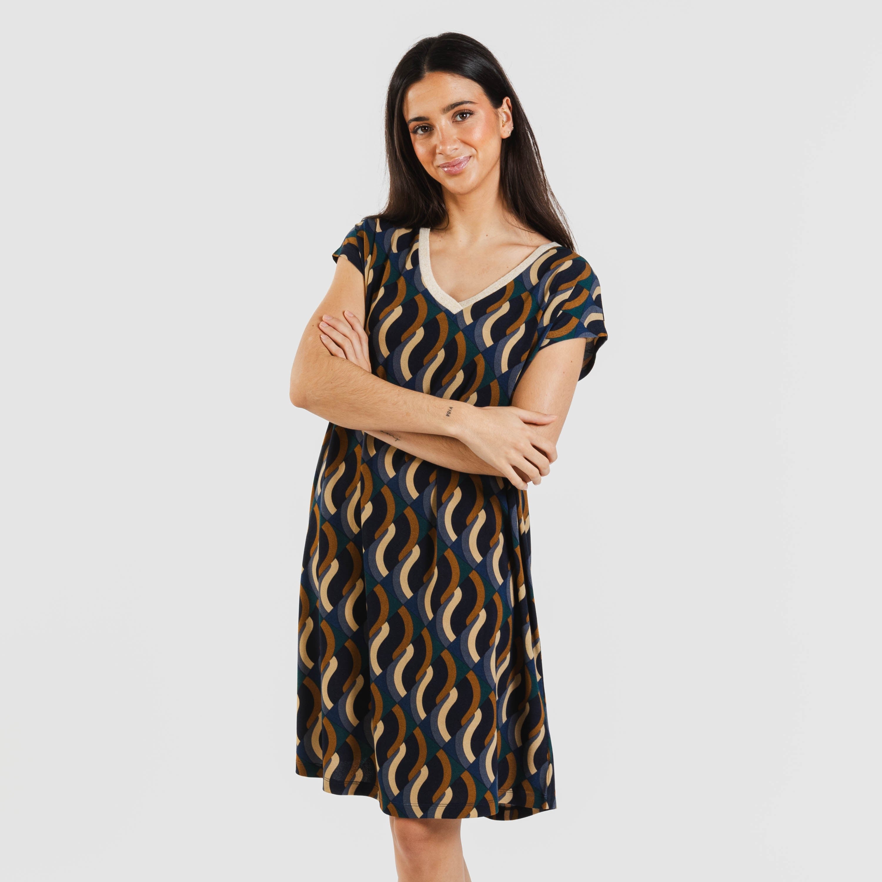 Abito corto e fluido in crêpe rose