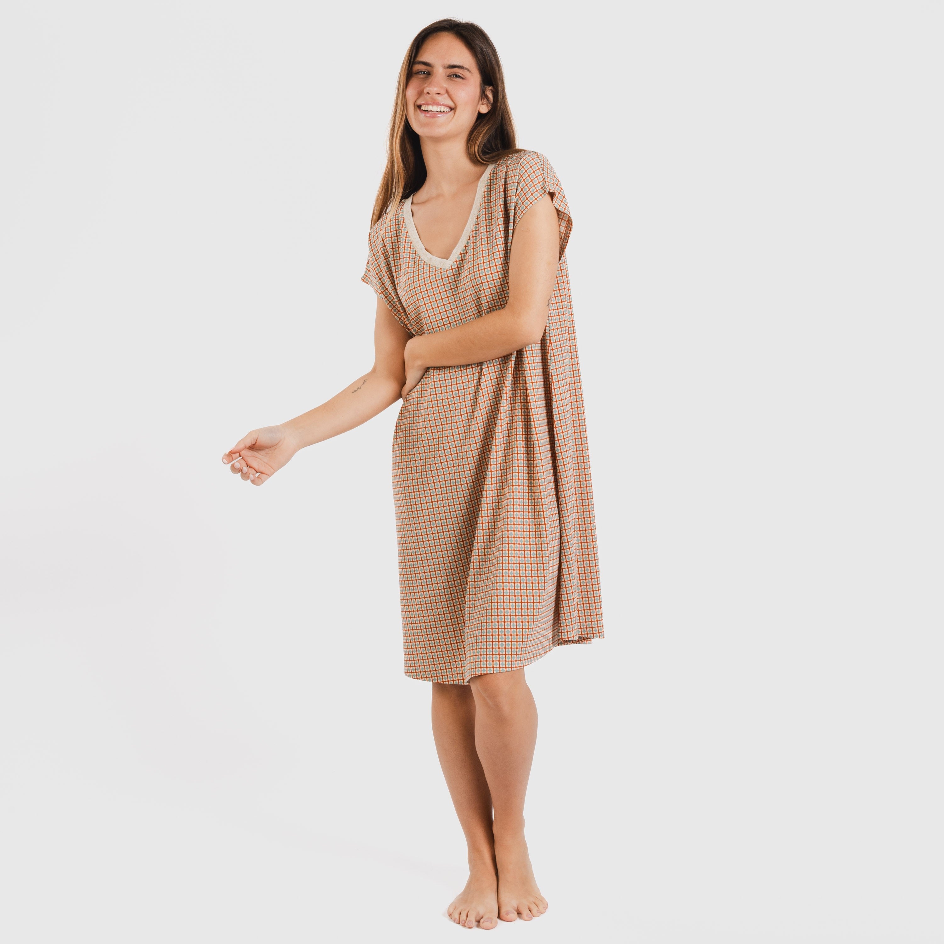 Abito corto e fluido in crêpe tamil