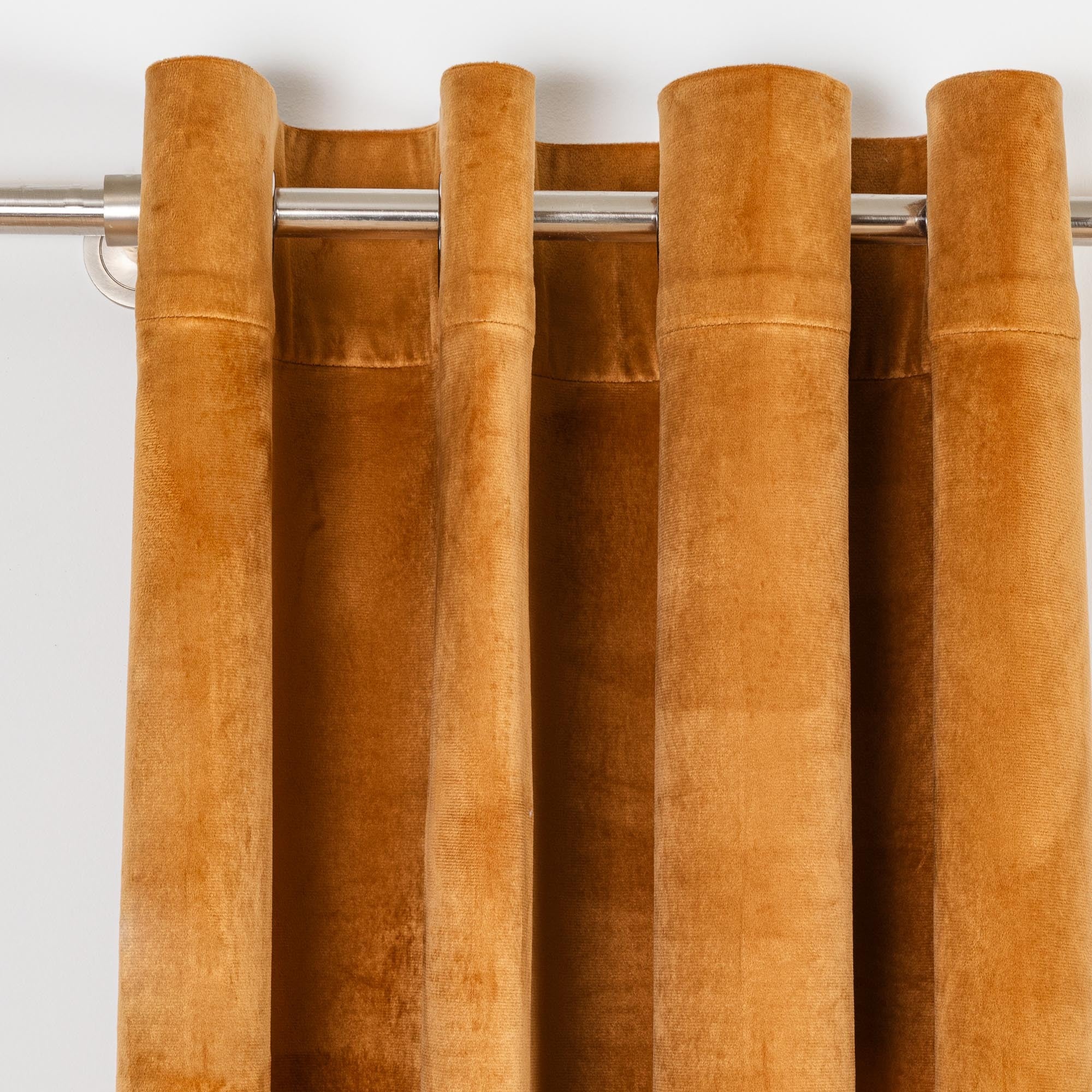 NUOVA TENDA CON OCCHIELLI IN VELLUTO