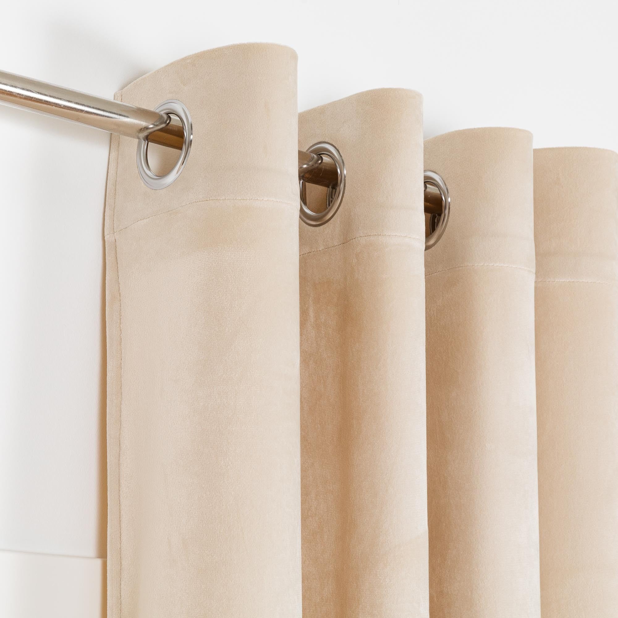 NUOVA TENDA CON OCCHIELLI IN VELLUTO