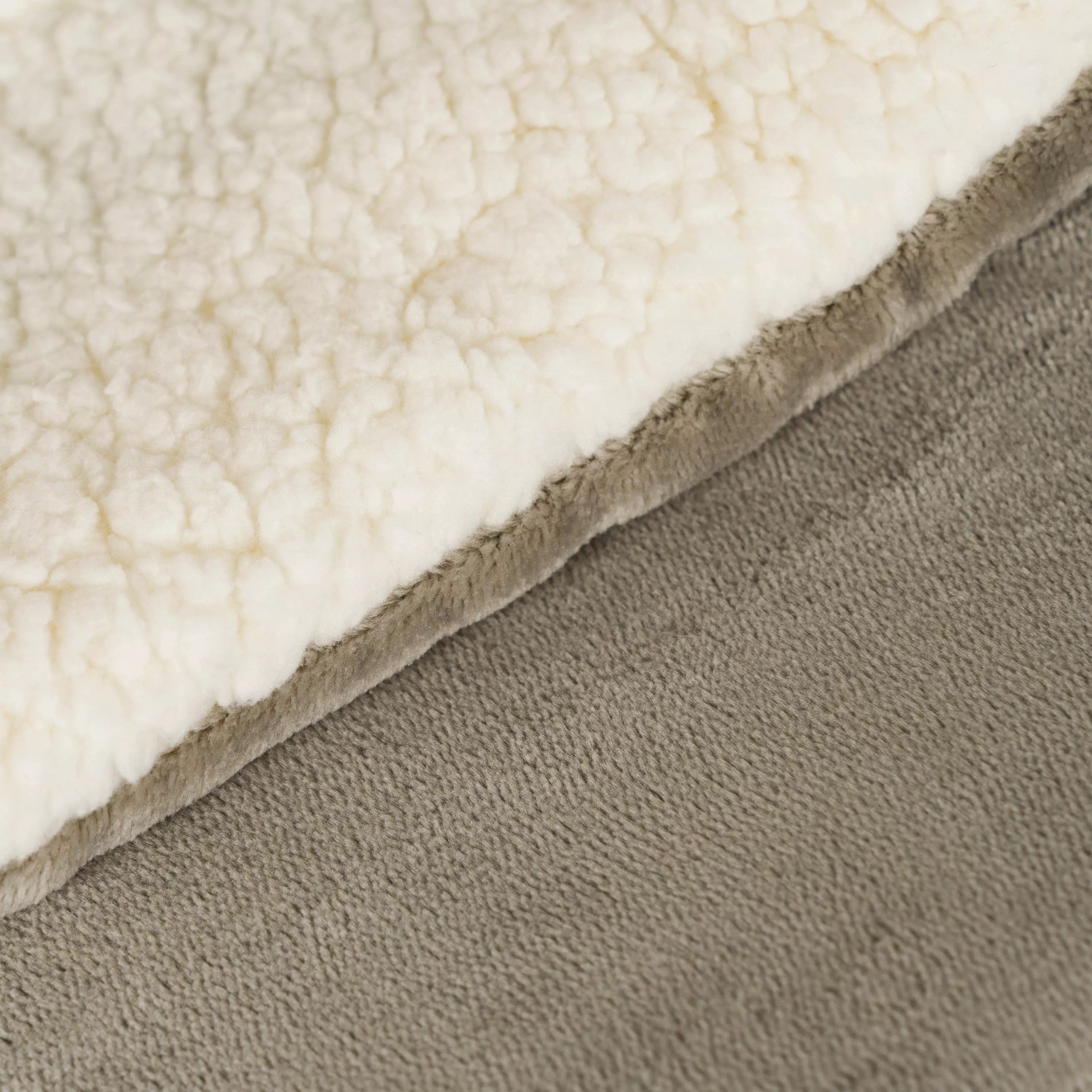 COPERTA SHERPA IN VELLUTO SOLIDO