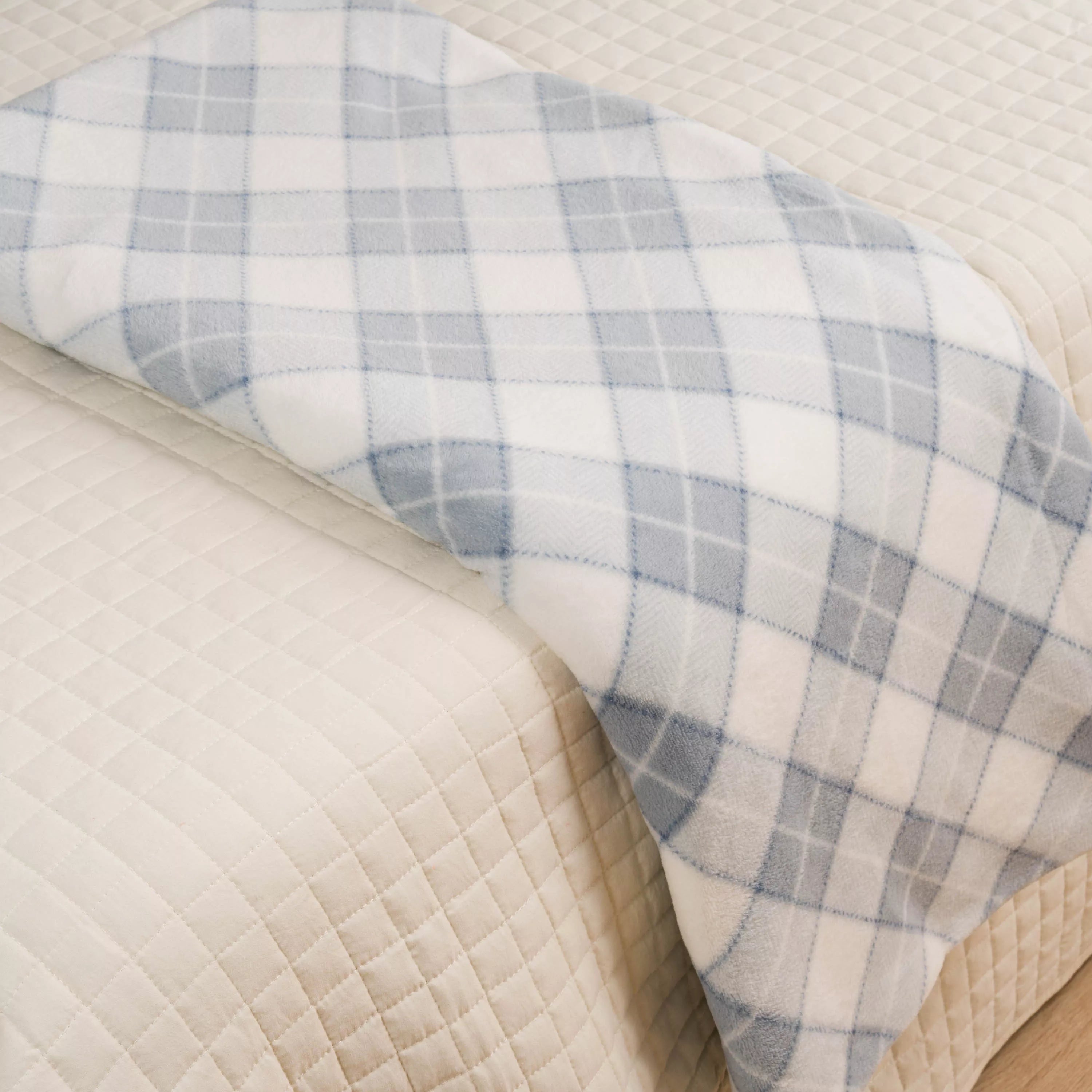 COPERTA DI CORALLO CON IMMAGINE GUIMA