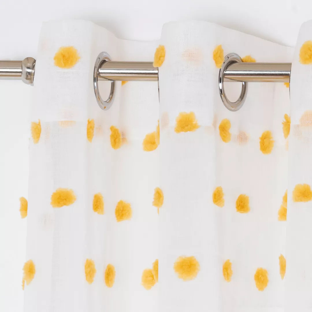 TENDA CON OCCHIELLI E POMPON