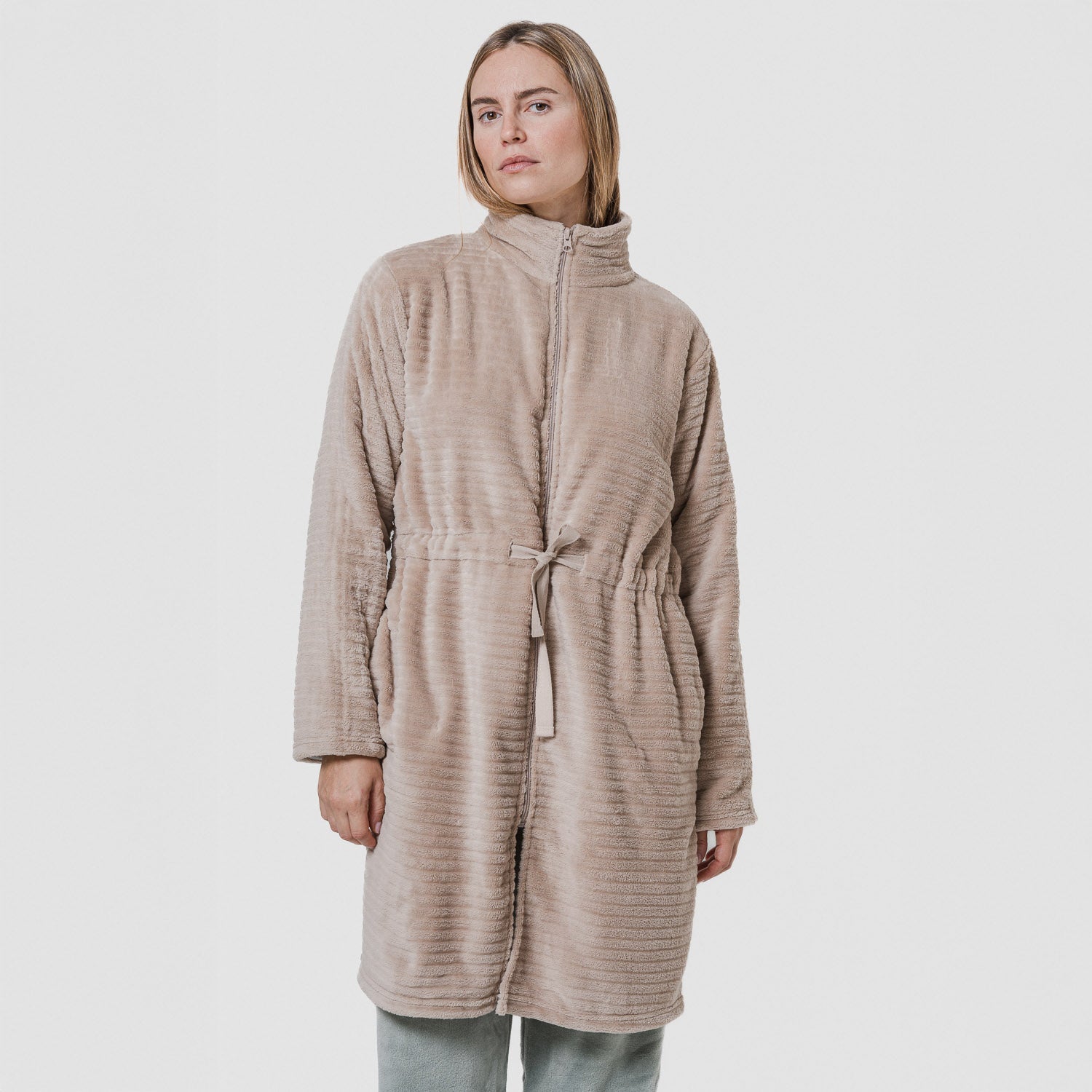 Bata terciopelo raya cremallera