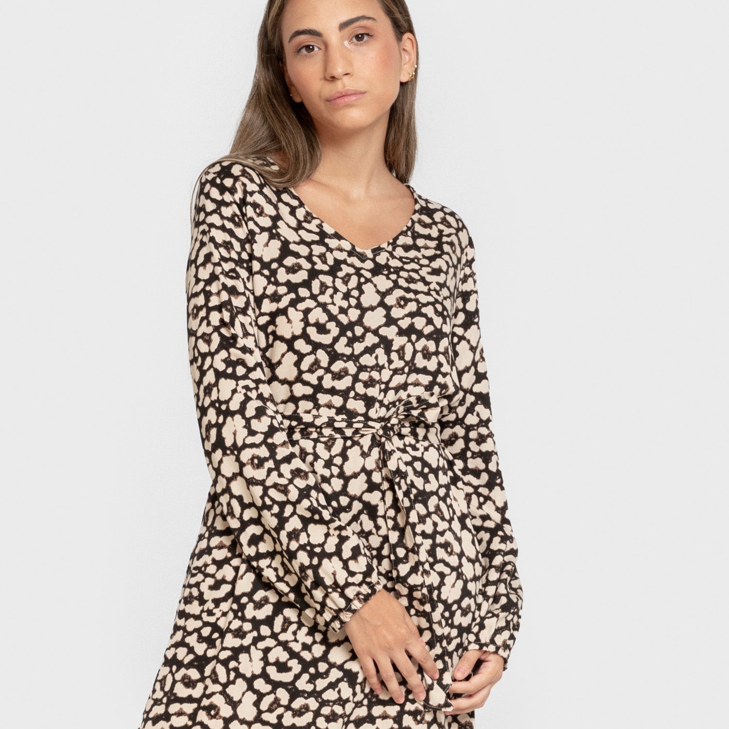 Vestido midi manga larga pico viscosa Vitamin negro