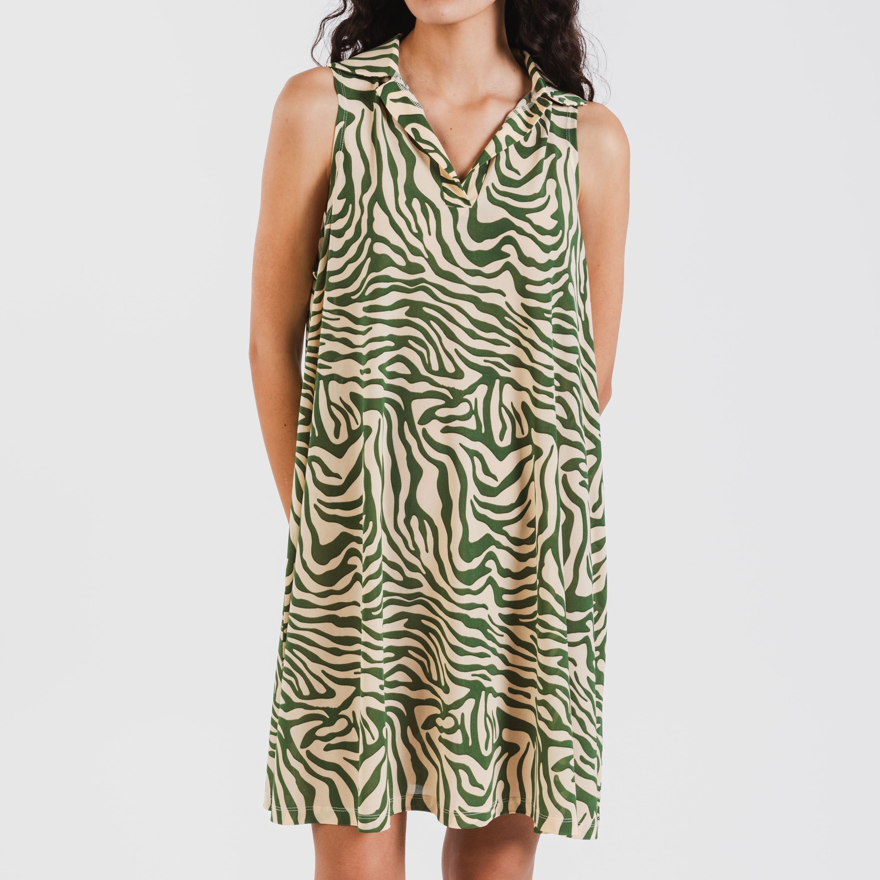 ABITO CON SCOLLO A REVERS MORBIDO CRT PALMINA