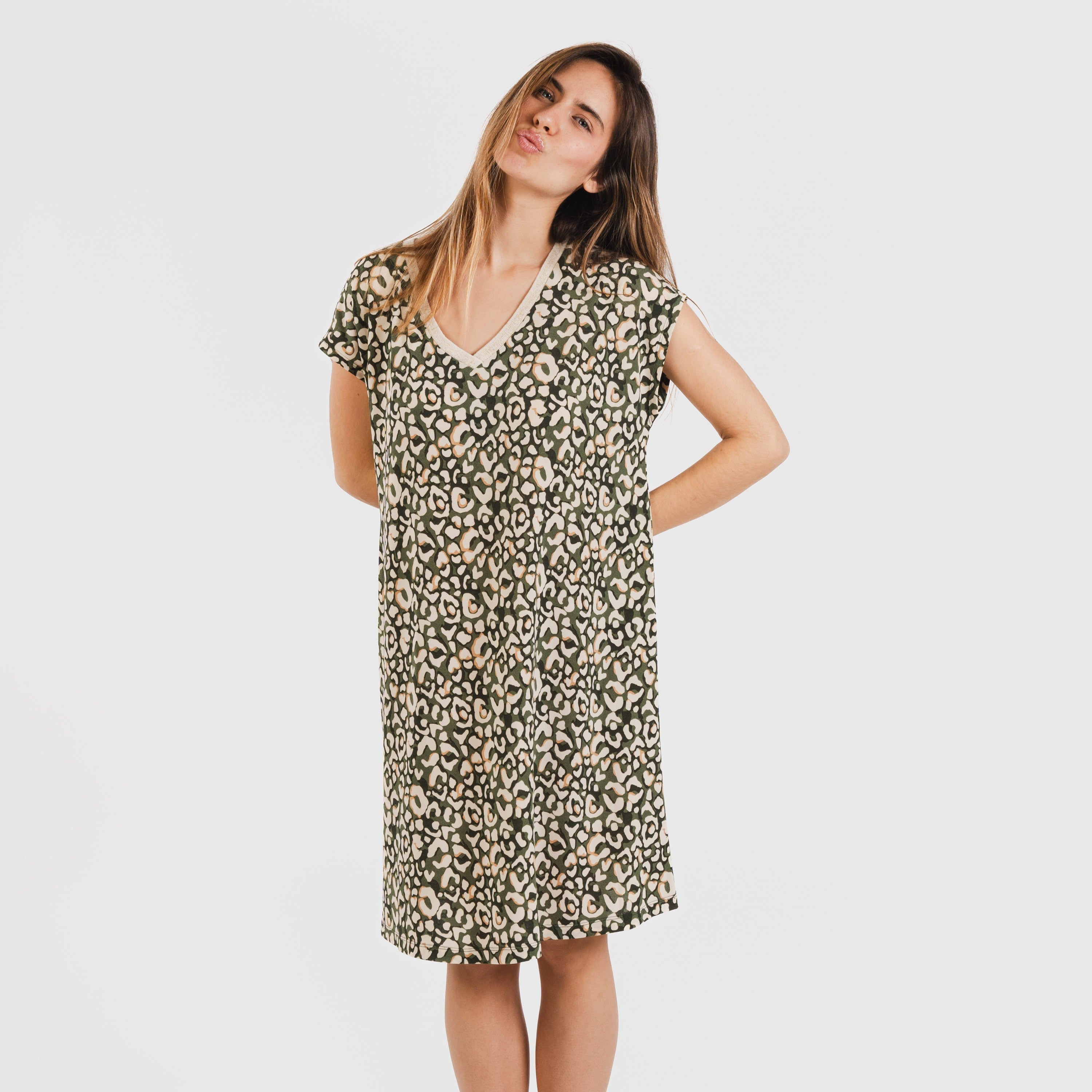 ABITO CORTO FLUO IN CREPE MILINA