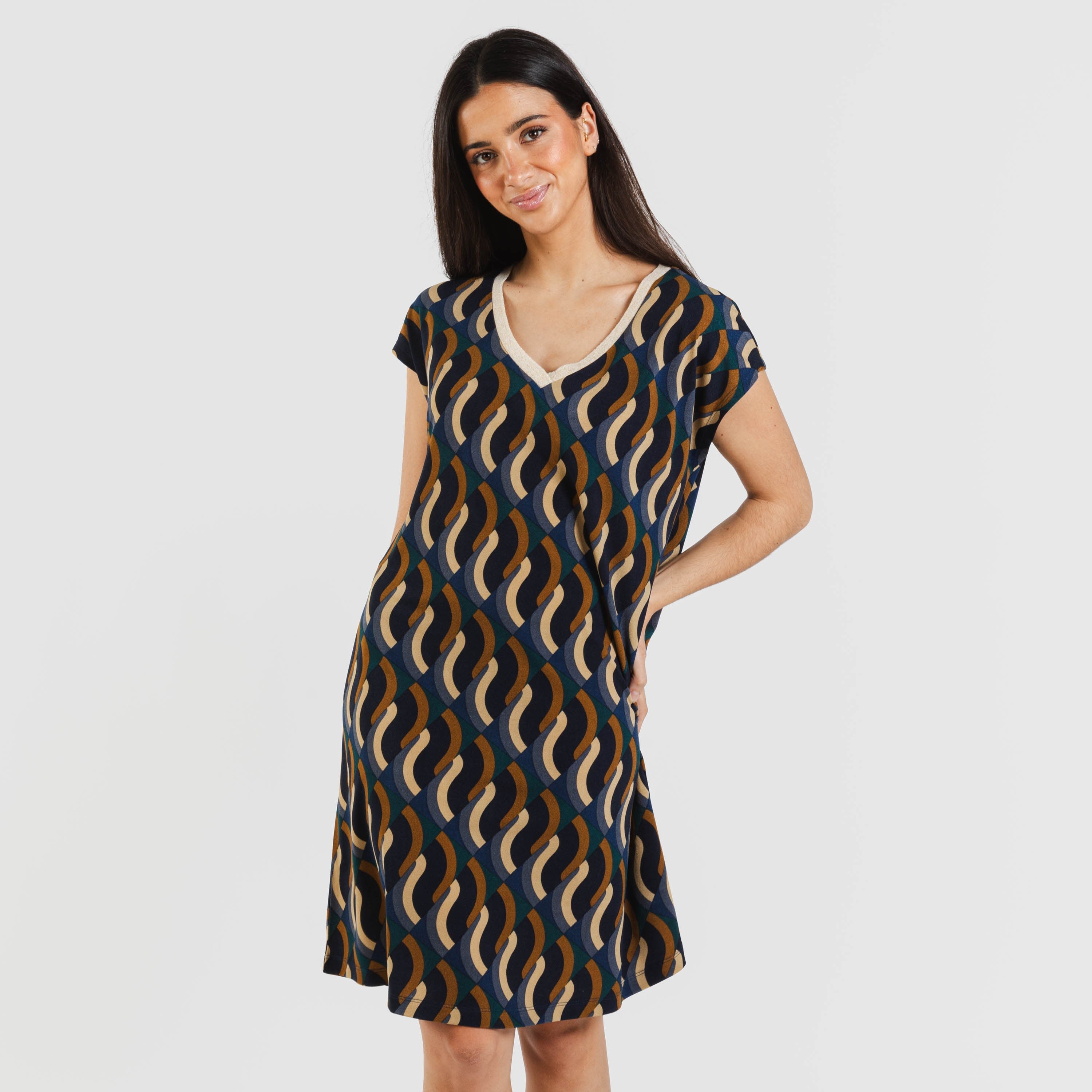 Abito corto e fluido in crêpe rose