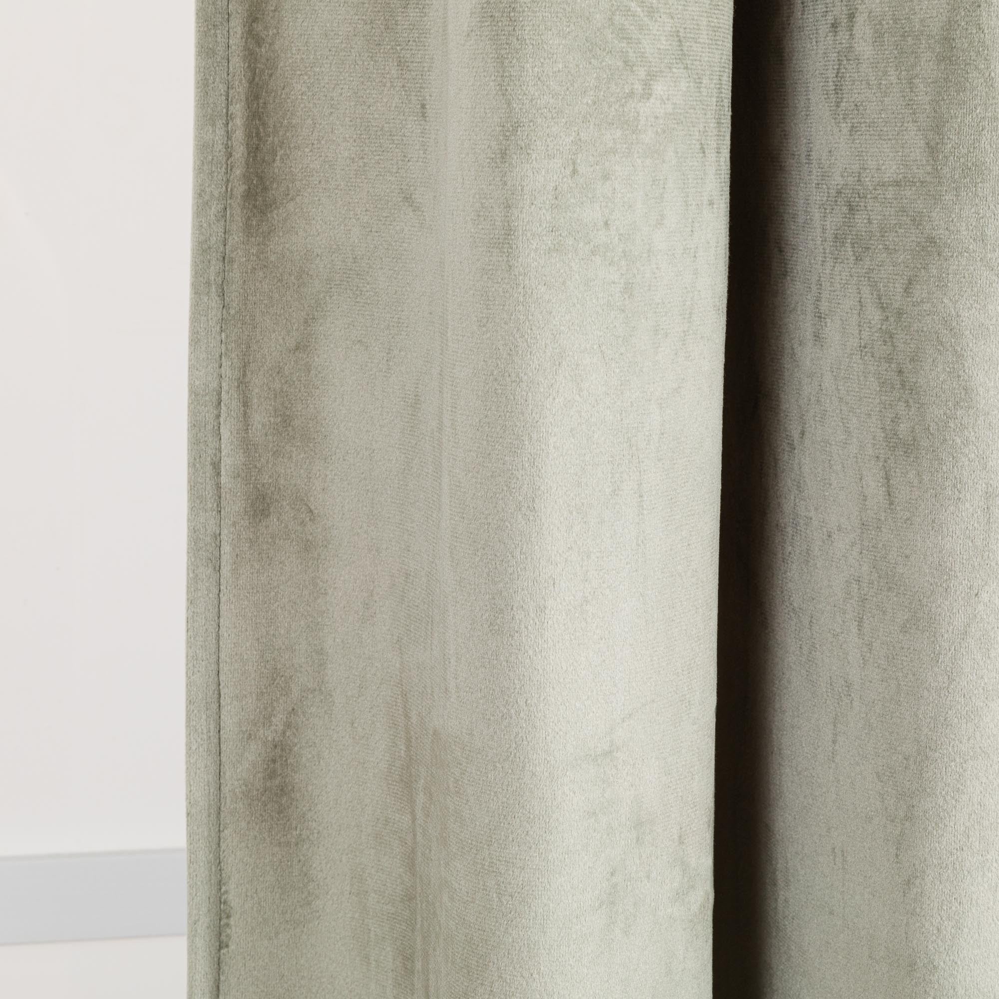 NUOVA TENDA CON OCCHIELLI IN VELLUTO