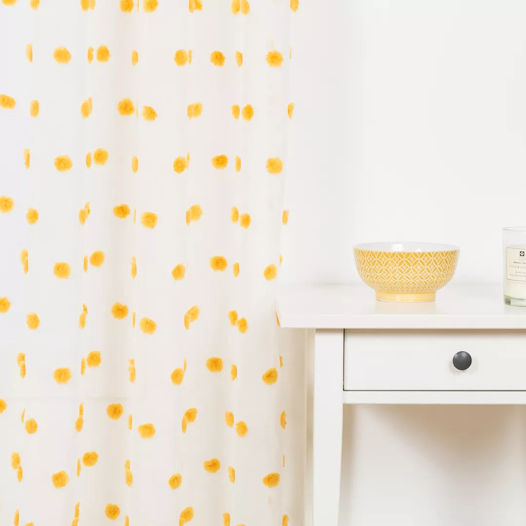 TENDA CON OCCHIELLI E POMPON