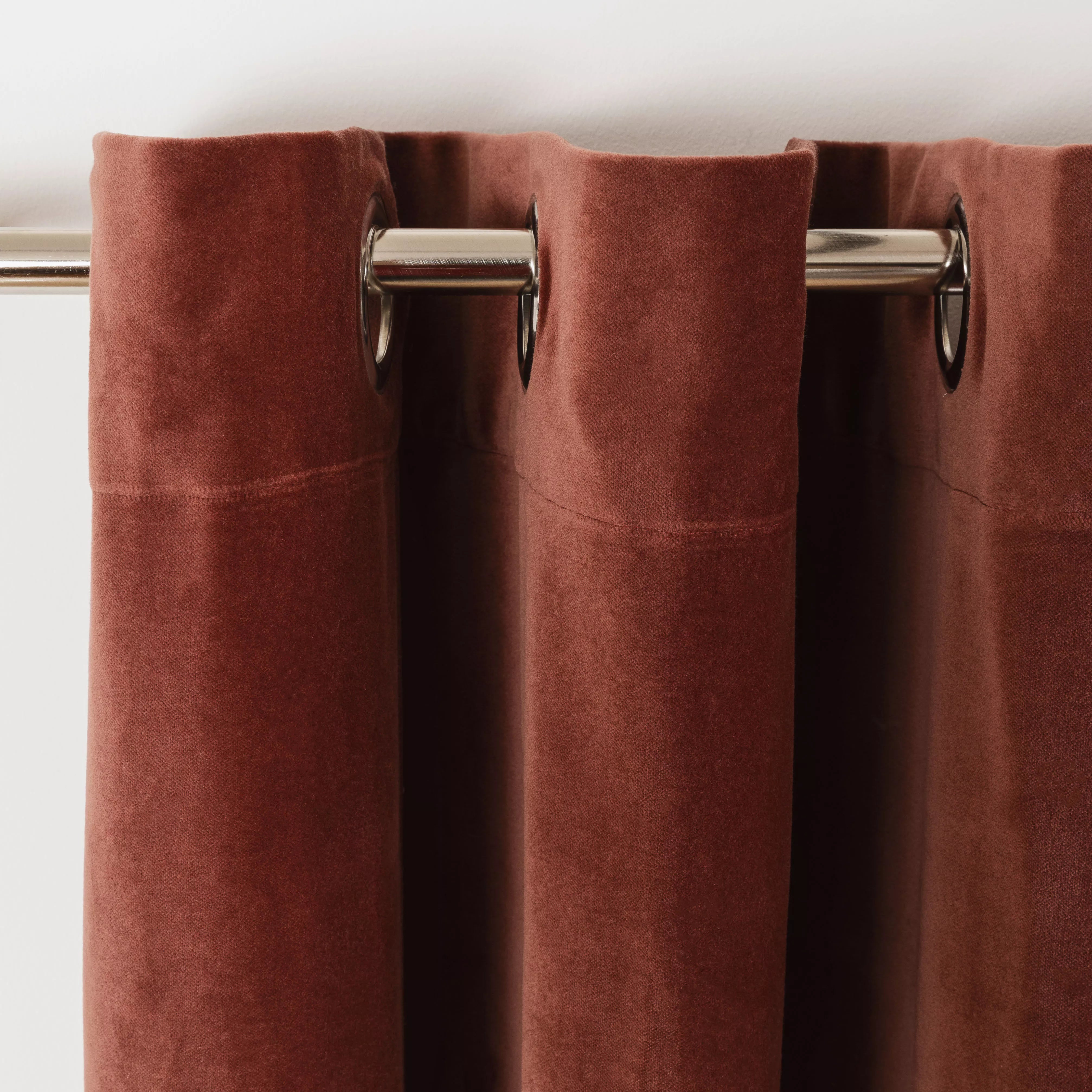 TENDA CON OCCHIELLI IN VELLUTO DI COTONE 140X260CM