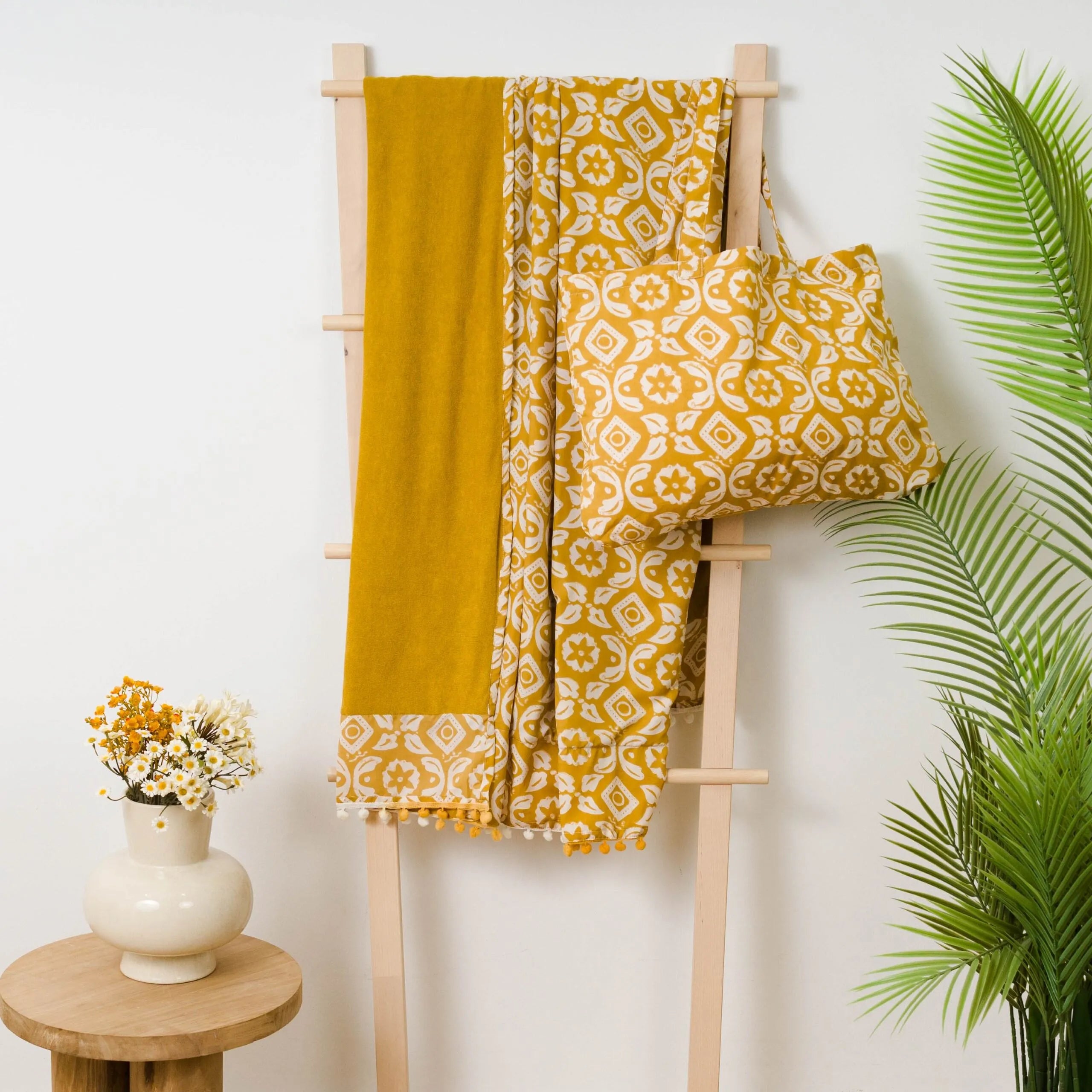 CONFEZIONE ASCIUGAMANO PARO + BORSA EUGENIA