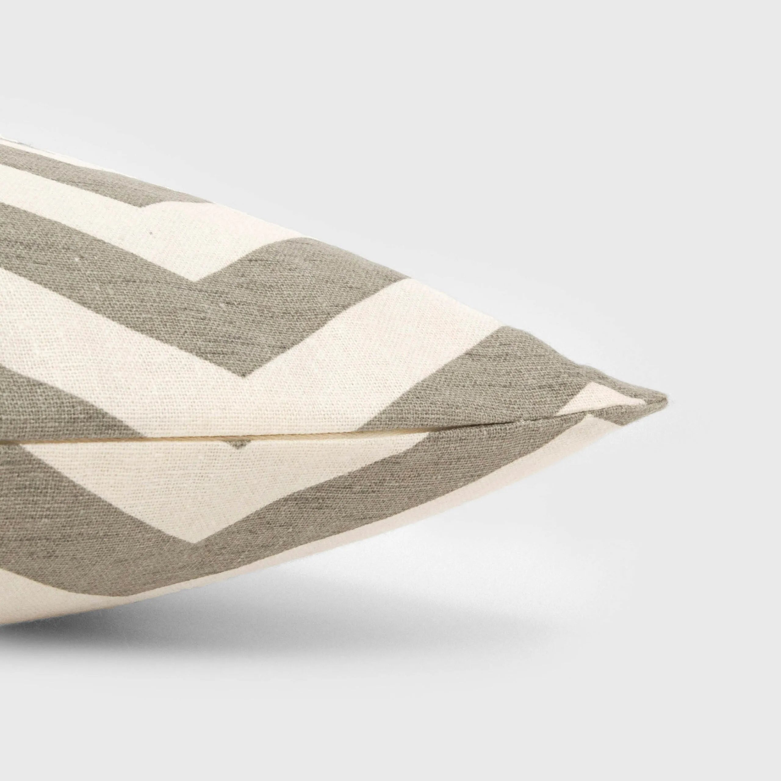 CUSCINO ANTIMACCHIA NELA