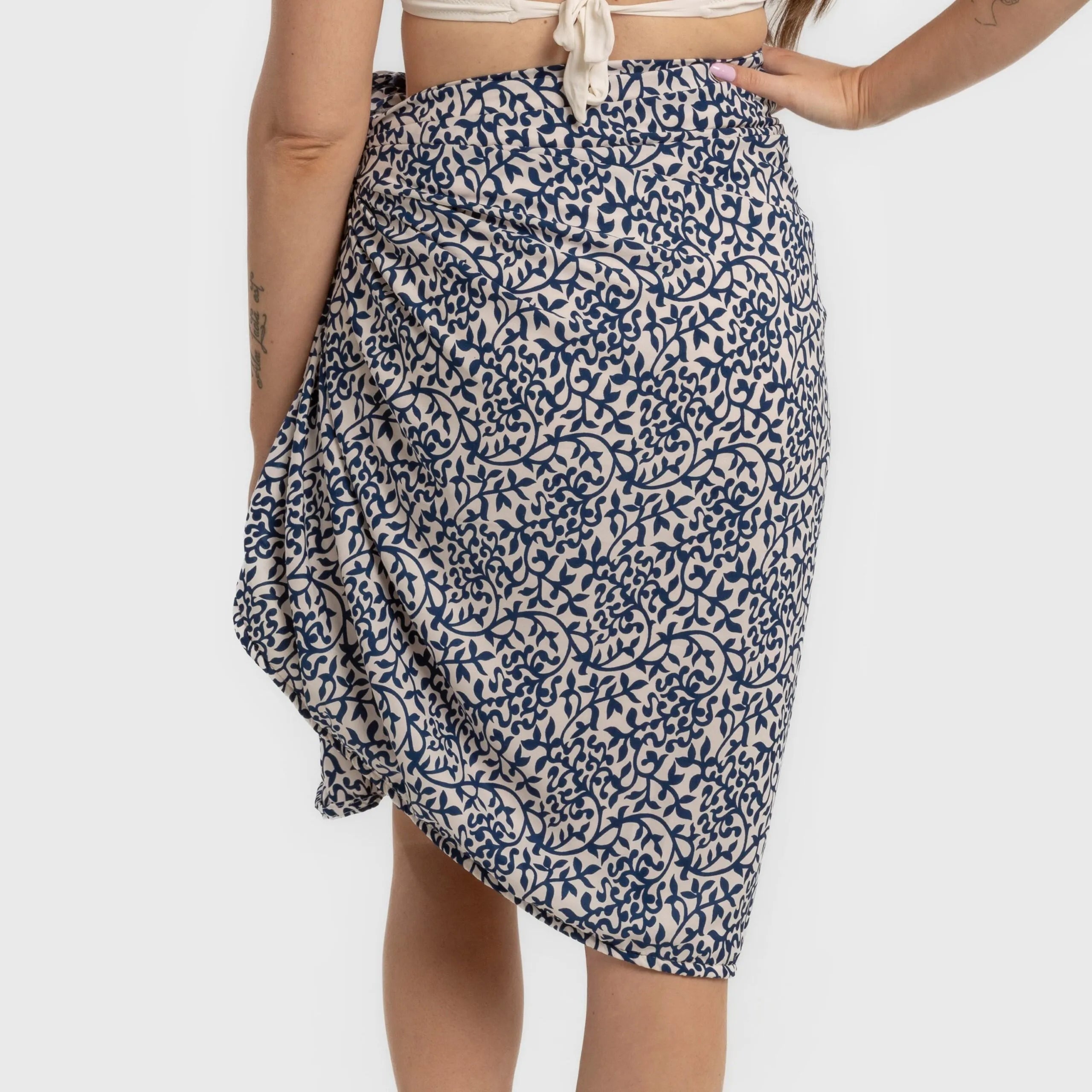 CONFEZIONE ASCIUGAMANO SARONG + BORSA A MANO