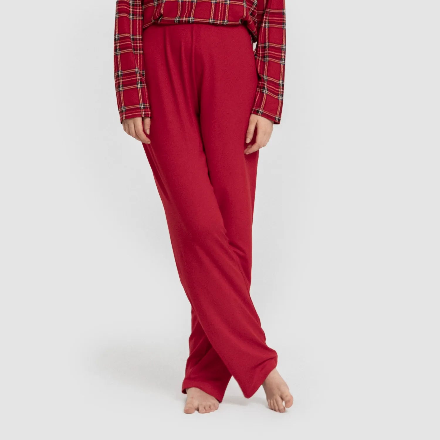 PIGIAMA LUNGO DA DONNA SEGRETO NELLA FOTO DI NICOLAS